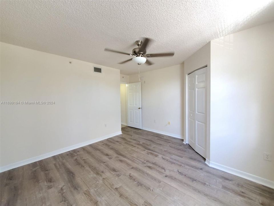 For Rent: $2,399 (2 beds, 2 baths, 1065 Square Feet)