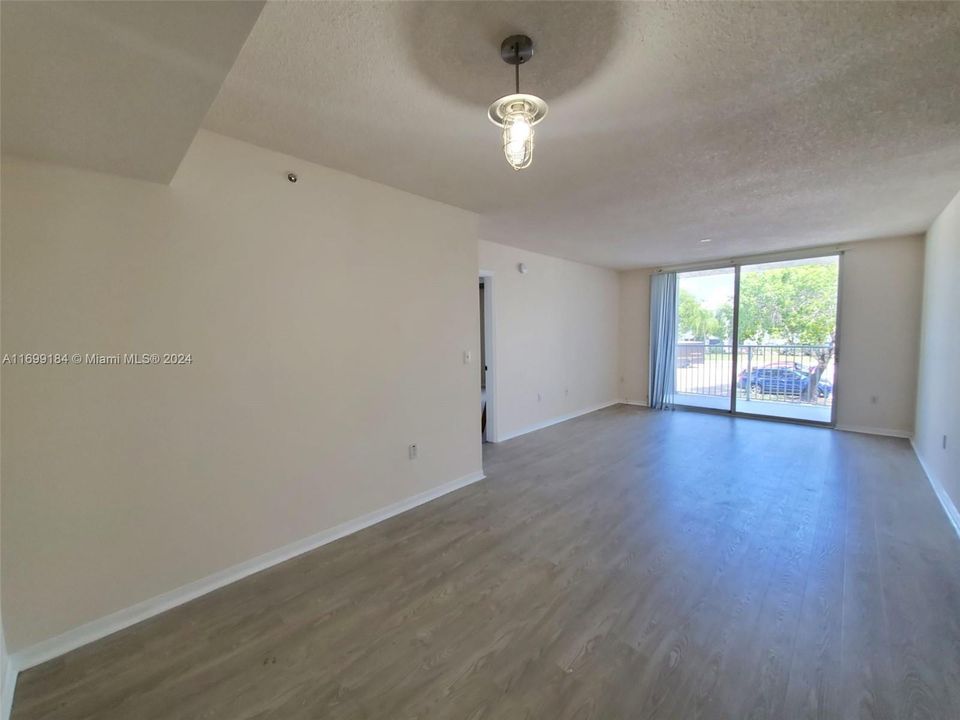 For Rent: $2,399 (2 beds, 2 baths, 1065 Square Feet)