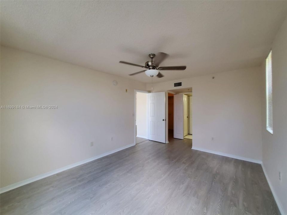 For Rent: $2,399 (2 beds, 2 baths, 1065 Square Feet)