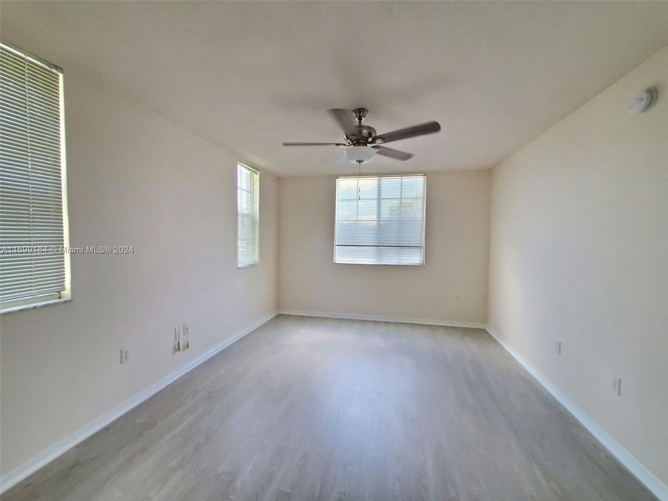 For Rent: $2,399 (2 beds, 2 baths, 1065 Square Feet)