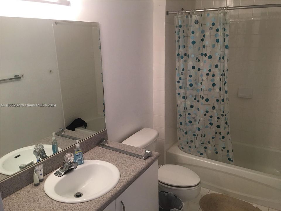 For Rent: $2,800 (2 beds, 2 baths, 891 Square Feet)