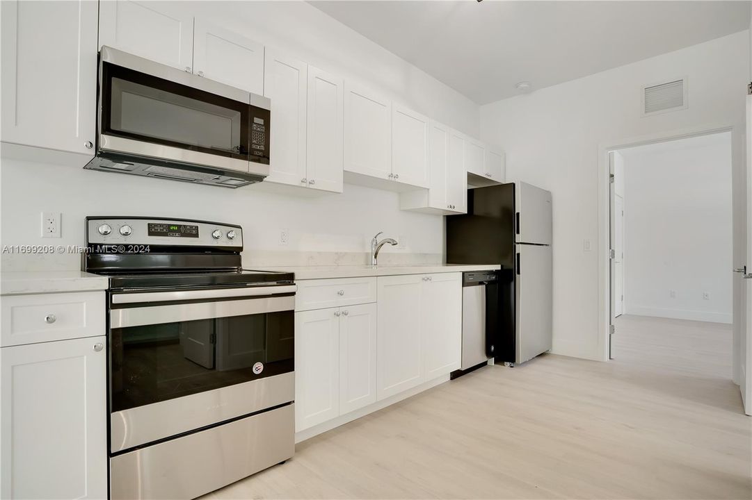 For Rent: $2,600 (1 beds, 1 baths, 680 Square Feet)