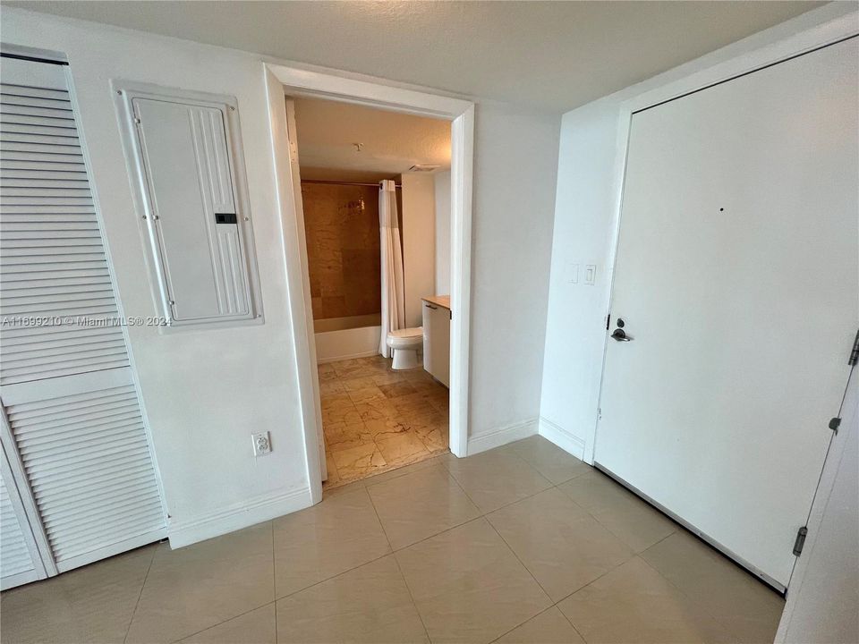 For Rent: $4,800 (2 beds, 2 baths, 1154 Square Feet)