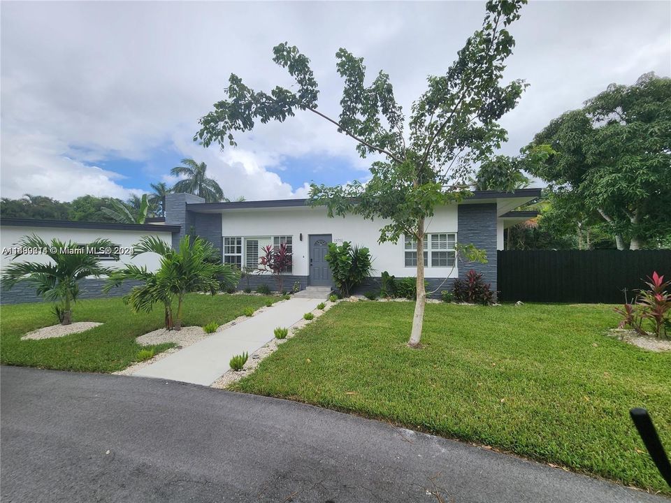 For Sale: $1,150,000 (3 beds, 2 baths, 1929 Square Feet)