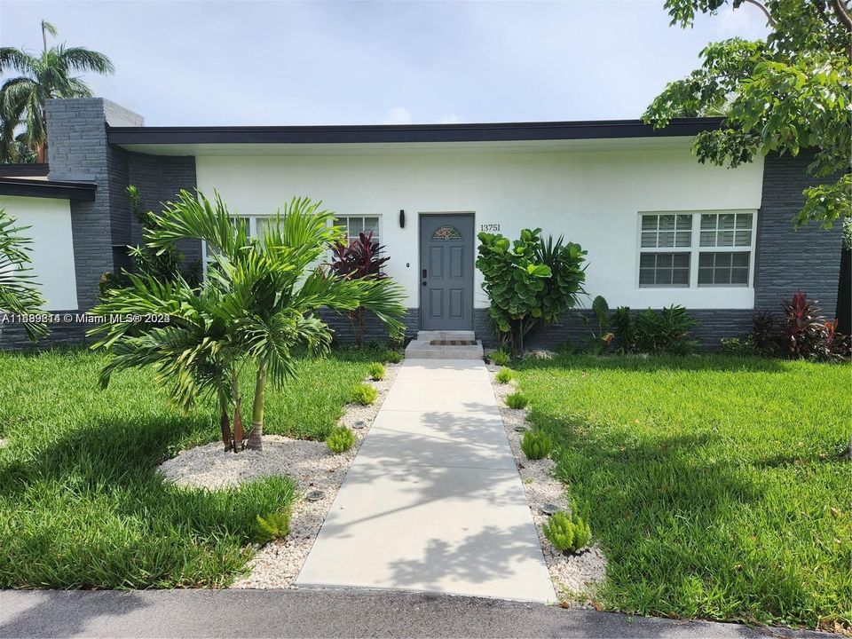 For Sale: $1,150,000 (3 beds, 2 baths, 1929 Square Feet)