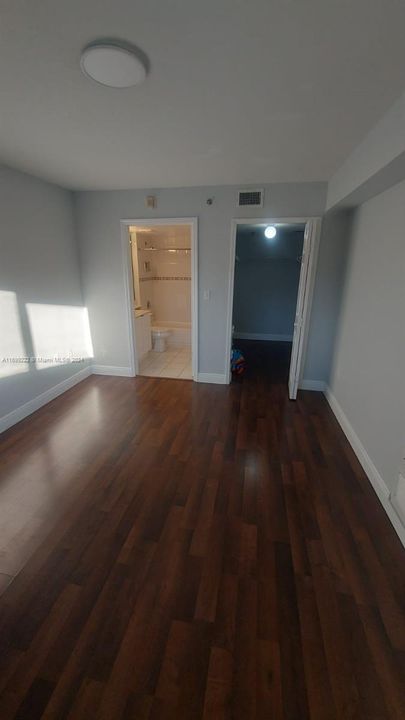 For Rent: $2,500 (2 beds, 2 baths, 900 Square Feet)