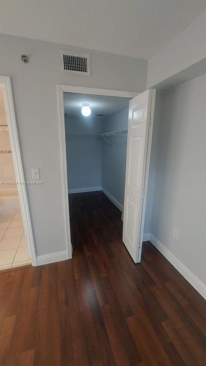 For Rent: $2,500 (2 beds, 2 baths, 900 Square Feet)