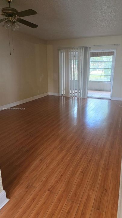 Active With Contract: $84,900 (1 beds, 1 baths, 700 Square Feet)