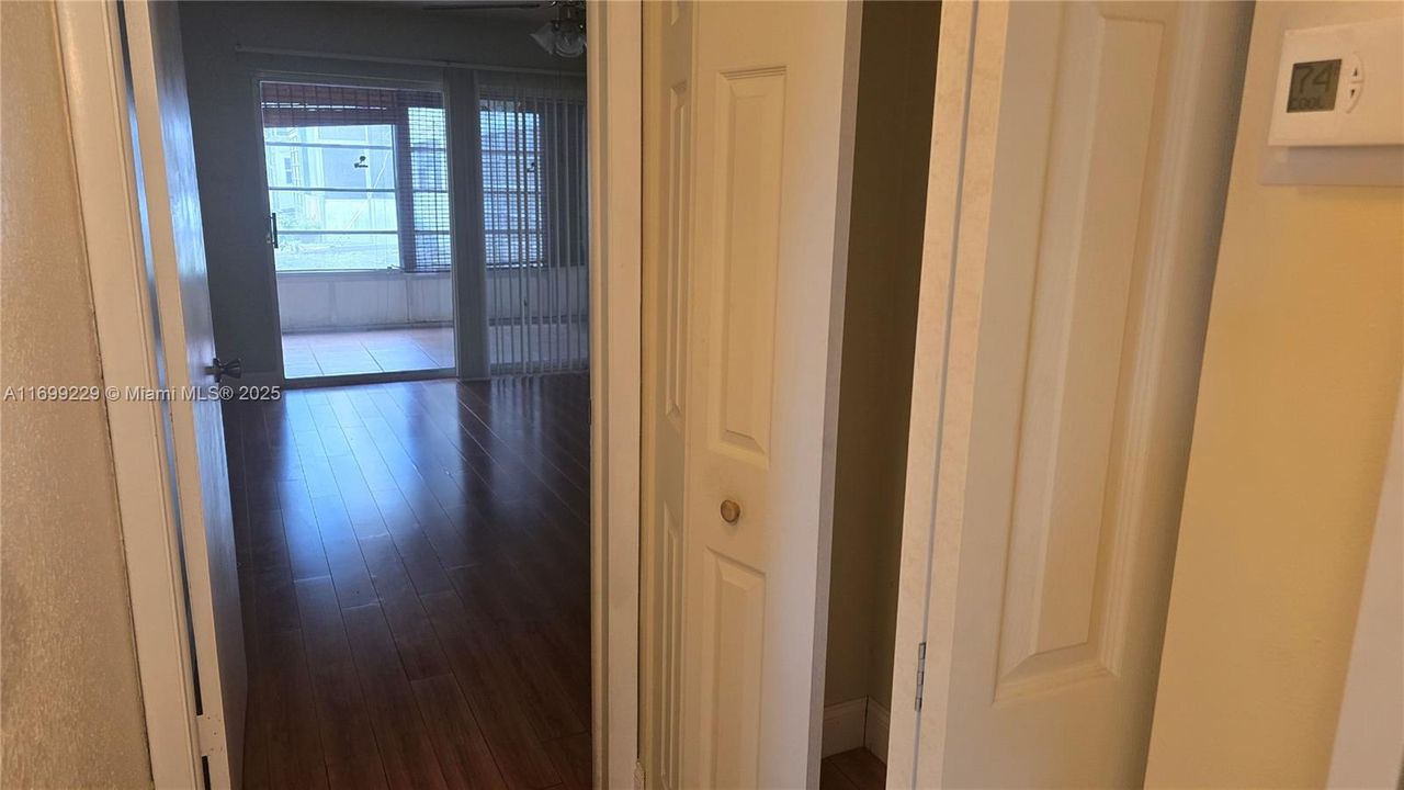 Active With Contract: $84,900 (1 beds, 1 baths, 700 Square Feet)