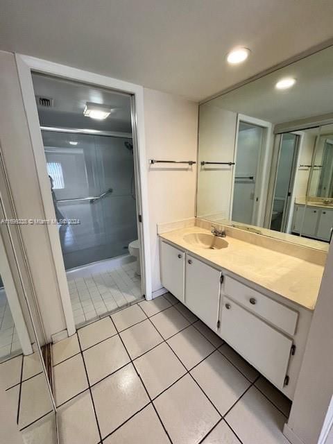 For Rent: $2,100 (2 beds, 2 baths, 1070 Square Feet)