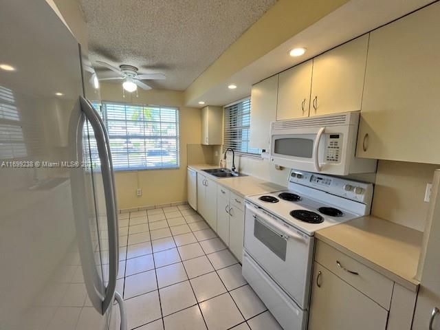 For Rent: $2,100 (2 beds, 2 baths, 1070 Square Feet)