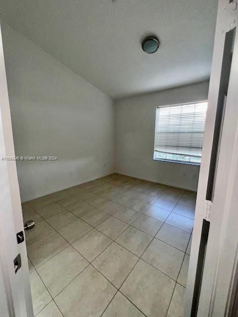 For Rent: $2,170 (2 beds, 3 baths, 1212 Square Feet)