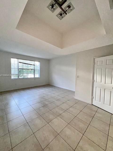 For Rent: $2,170 (2 beds, 3 baths, 1212 Square Feet)