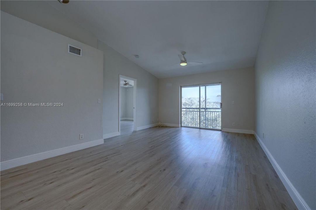 For Rent: $1,995 (2 beds, 2 baths, 886 Square Feet)