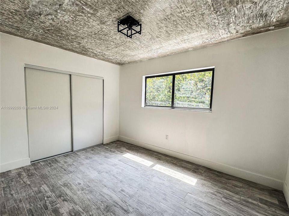 For Rent: $2,500 (2 beds, 1 baths, 5414 Square Feet)