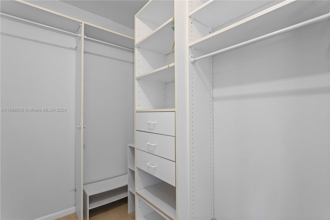 В аренду: $8,950 (2 спален, 2 ванн, 2420 Квадратных фут)