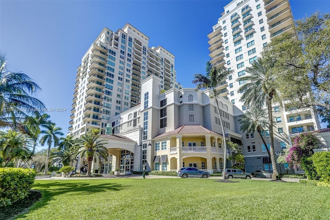 For Sale: $545,000 (2 beds, 2 baths, 1093 Square Feet)