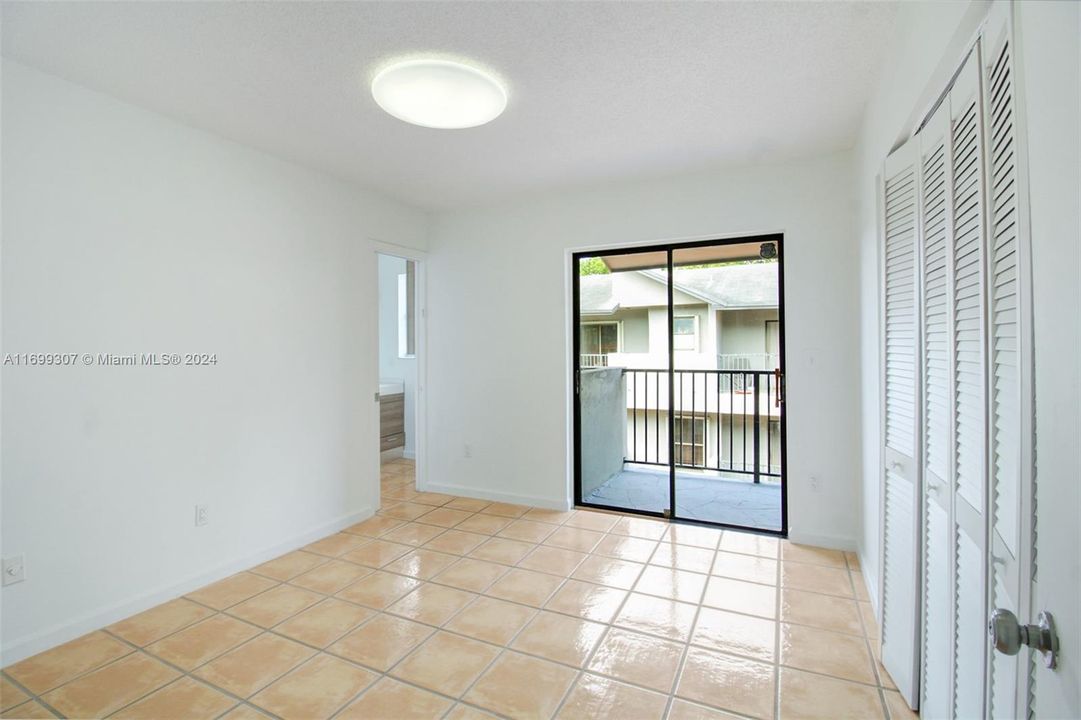 For Rent: $3,500 (2 beds, 1 baths, 988 Square Feet)