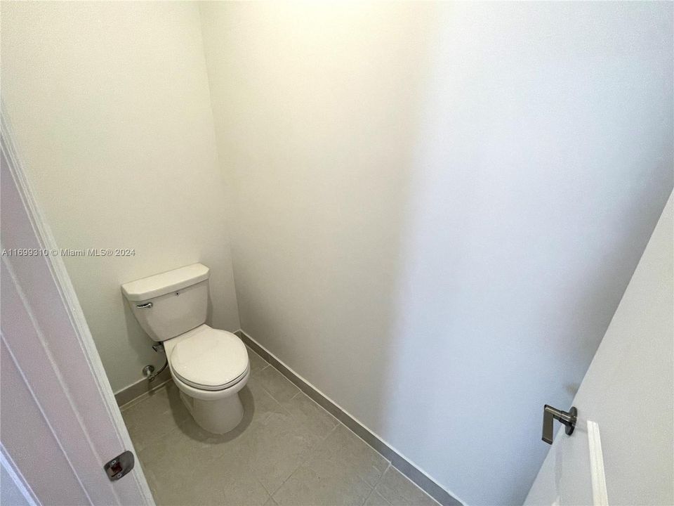 For Rent: $2,900 (3 beds, 2 baths, 0 Square Feet)