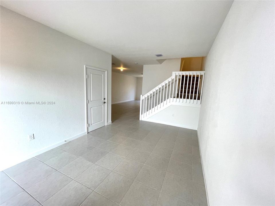 For Rent: $2,900 (3 beds, 2 baths, 0 Square Feet)