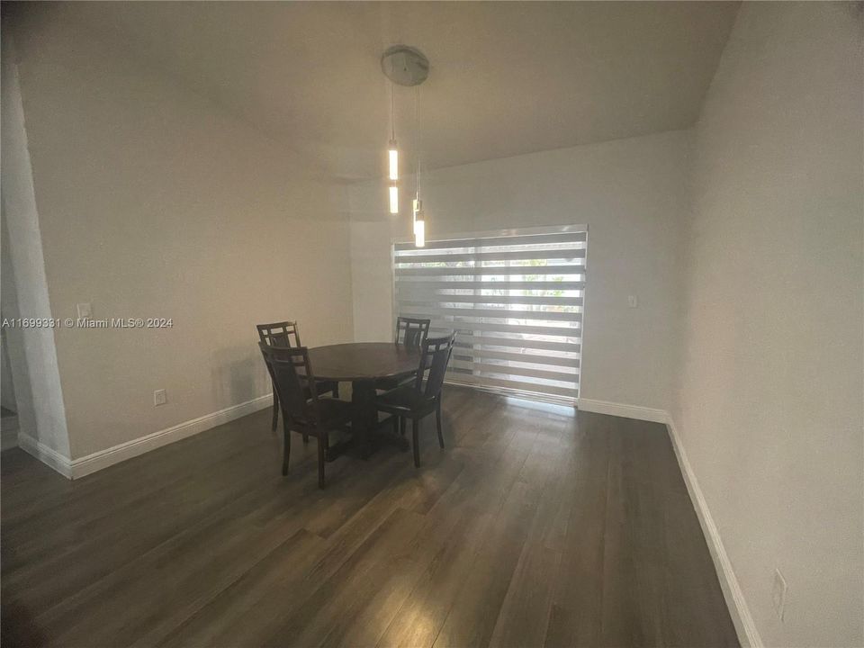 For Rent: $3,950 (3 beds, 3 baths, 1720 Square Feet)