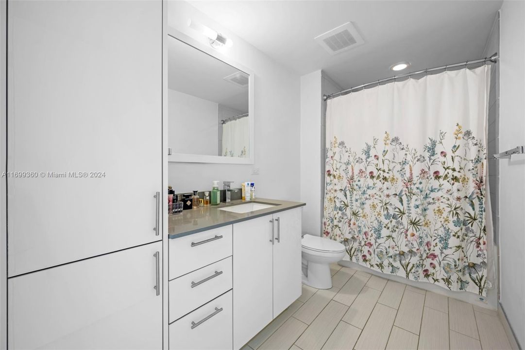 For Rent: $4,300 (2 beds, 2 baths, 1064 Square Feet)