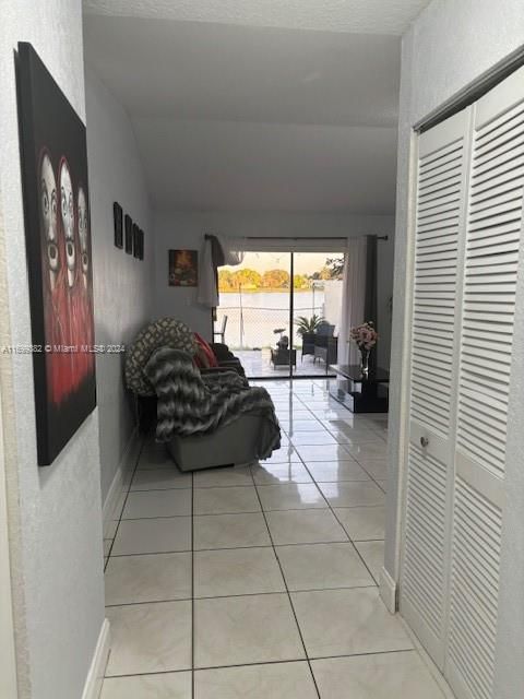 For Rent: $2,700 (2 beds, 2 baths, 970 Square Feet)