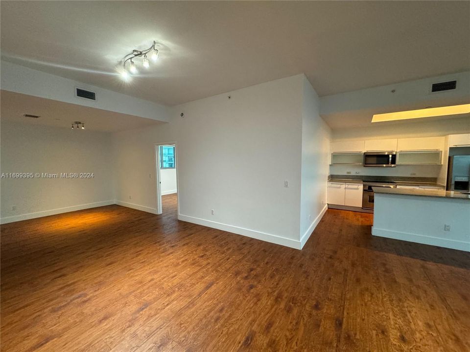 For Rent: $6,900 (2 beds, 2 baths, 1663 Square Feet)