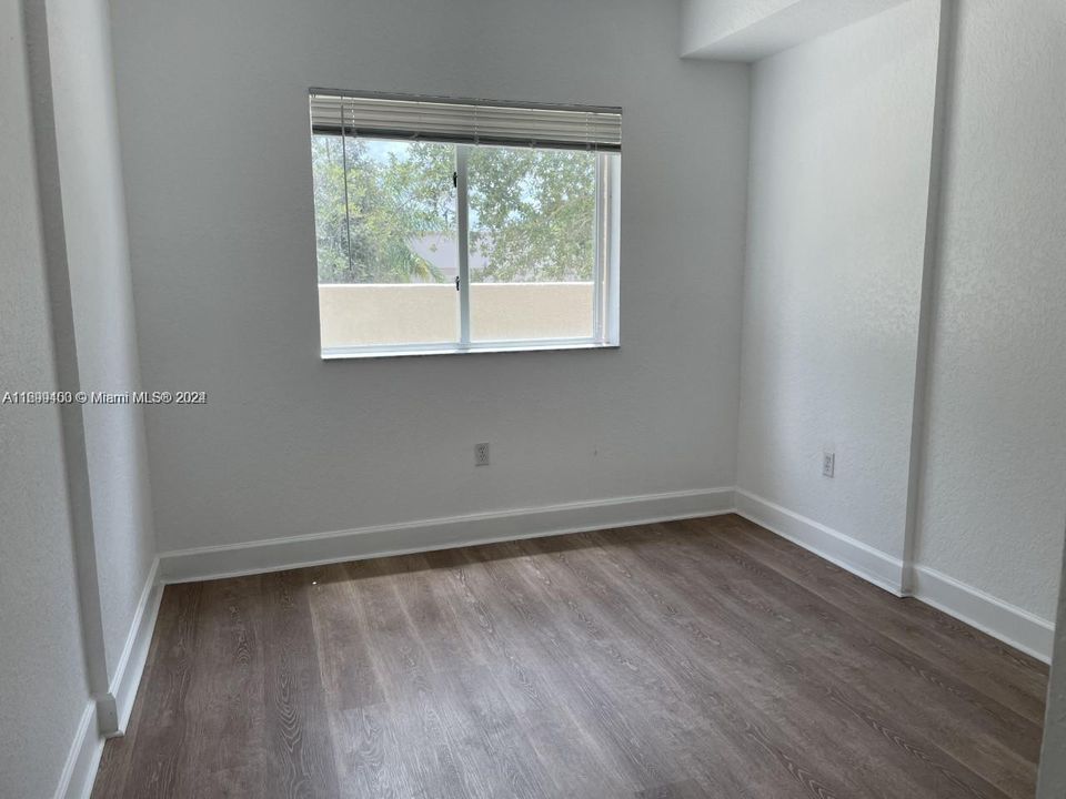 For Rent: $2,525 (2 beds, 1 baths, 842 Square Feet)