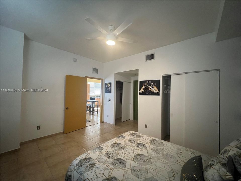 For Rent: $2,250 (1 beds, 1 baths, 783 Square Feet)