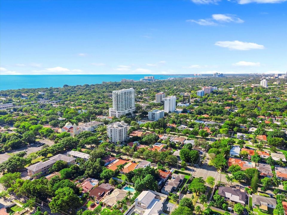 Active With Contract: $1,275,000 (2 beds, 1 baths, 1110 Square Feet)