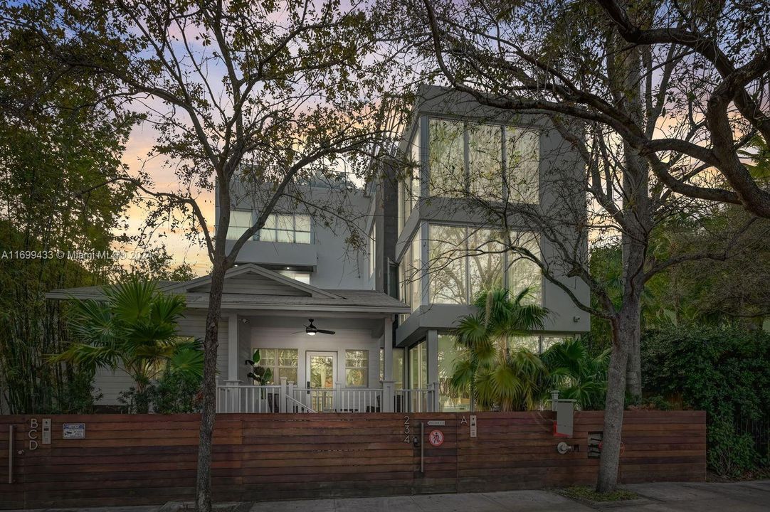 For Sale: $3,700,000 (3 beds, 2 baths, 2240 Square Feet)