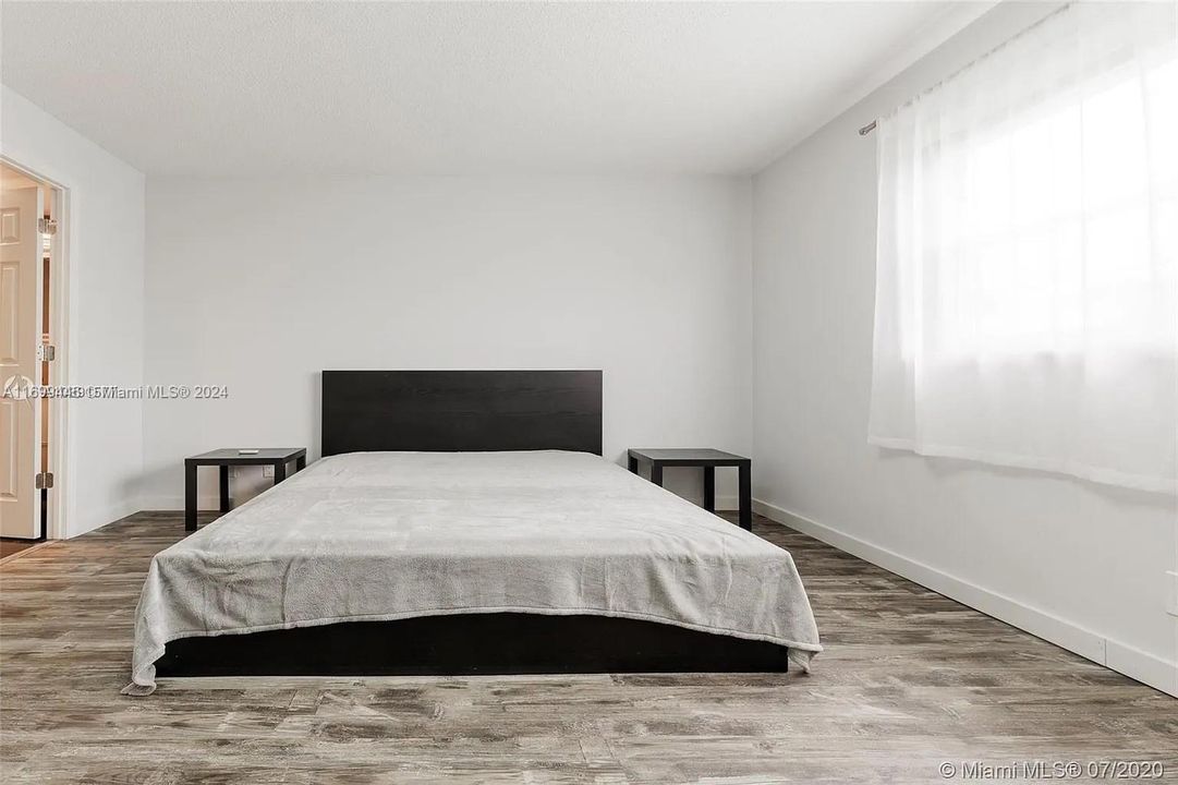 For Rent: $2,450 (2 beds, 2 baths, 1092 Square Feet)