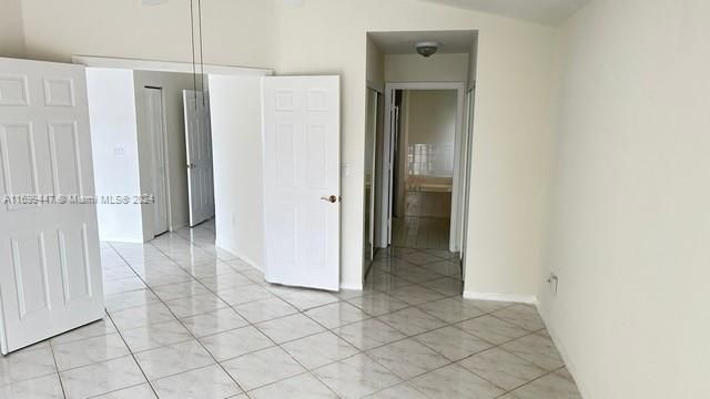 For Rent: $3,980 (3 beds, 2 baths, 1873 Square Feet)