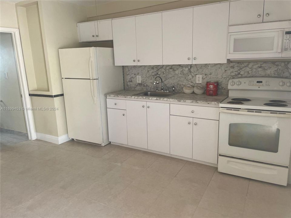 For Rent: $1,600 (2 beds, 1 baths, 4281 Square Feet)