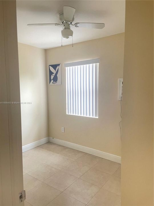 For Rent: $1,600 (2 beds, 1 baths, 4281 Square Feet)