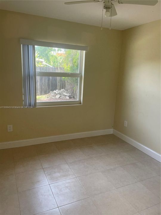 For Rent: $1,600 (2 beds, 1 baths, 4281 Square Feet)