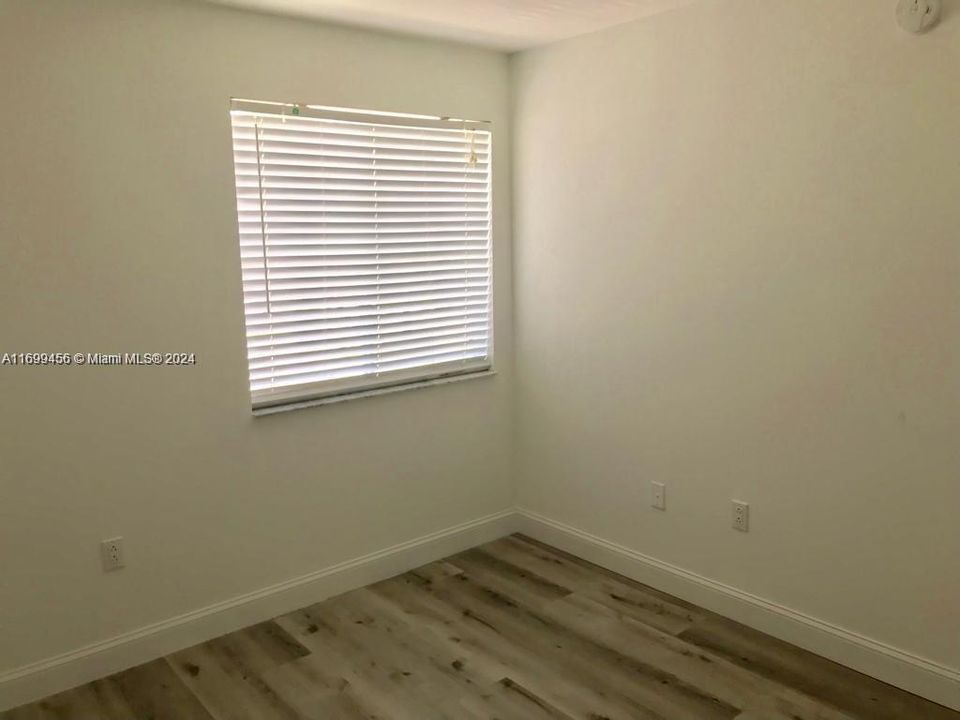 For Rent: $3,100 (3 beds, 2 baths, 1120 Square Feet)