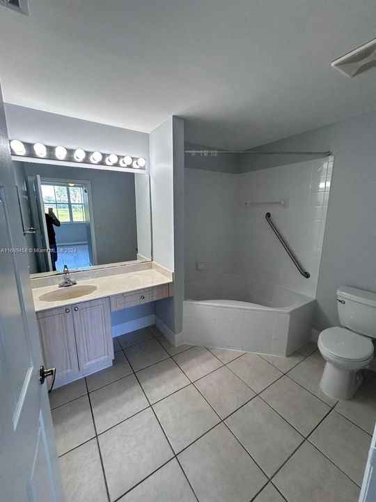 For Sale: $335,000 (2 beds, 2 baths, 1137 Square Feet)