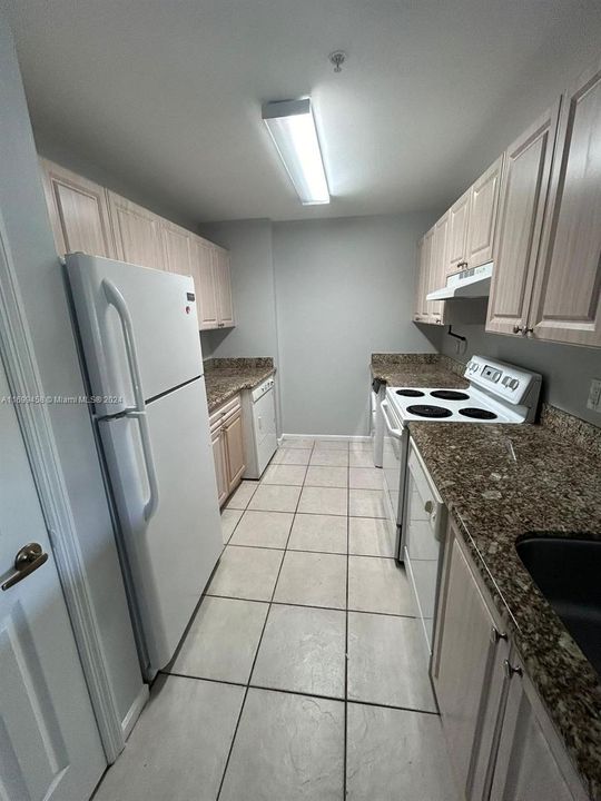 For Sale: $335,000 (2 beds, 2 baths, 1137 Square Feet)