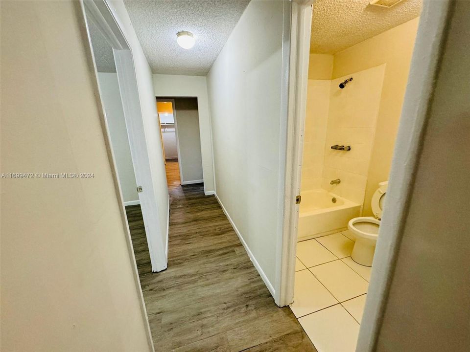 For Rent: $2,500 (2 beds, 2 baths, 870 Square Feet)