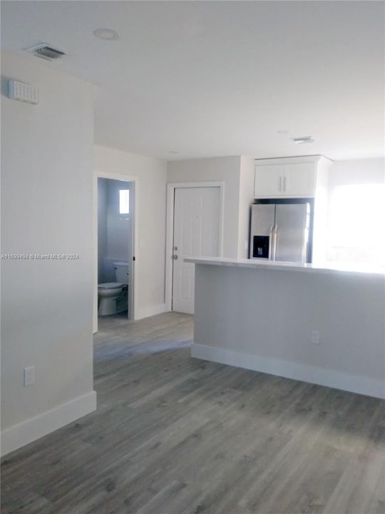 For Rent: $2,900 (3 beds, 2 baths, 1277 Square Feet)