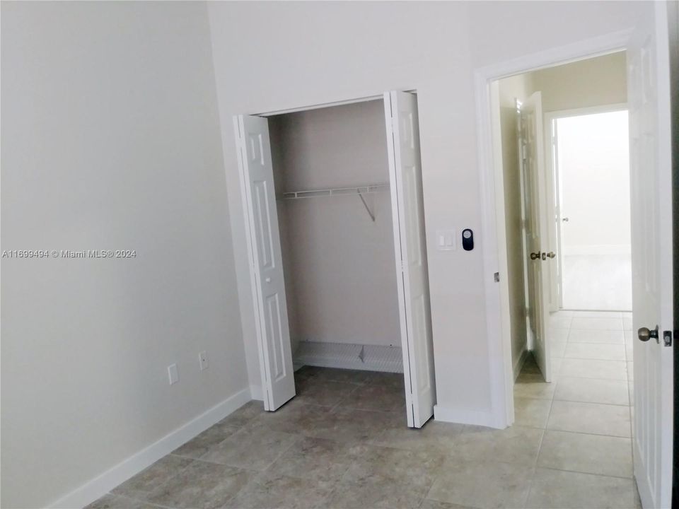 For Rent: $2,900 (3 beds, 2 baths, 1277 Square Feet)