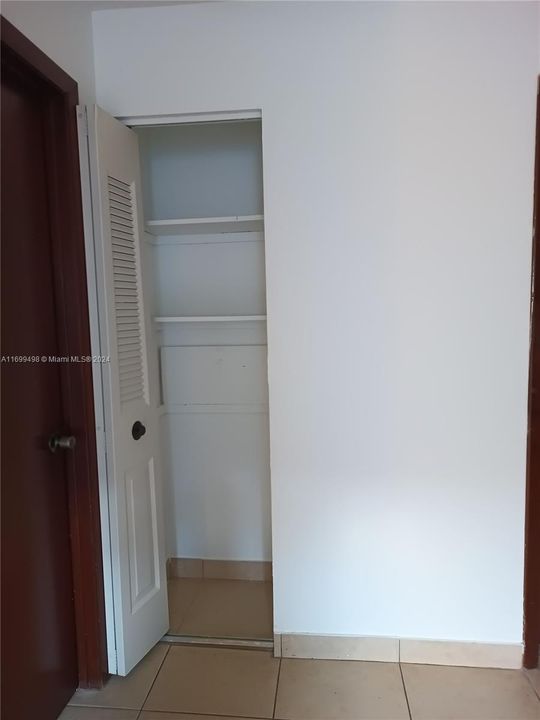 В аренду: $1,950 (2 спален, 1 ванн, 883 Квадратных фут)