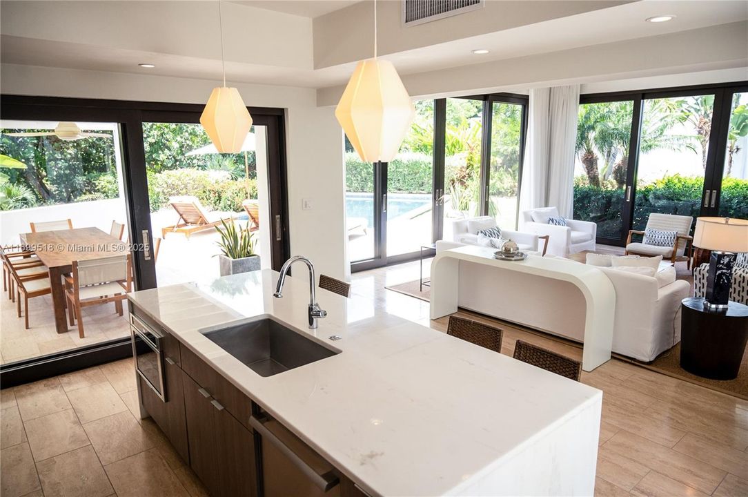 For Sale: $4,550,000 (5 beds, 5 baths, 0 Square Feet)