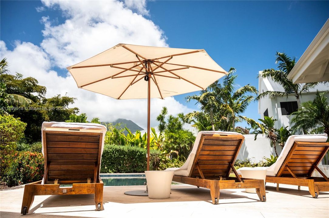 For Sale: $4,550,000 (5 beds, 5 baths, 0 Square Feet)