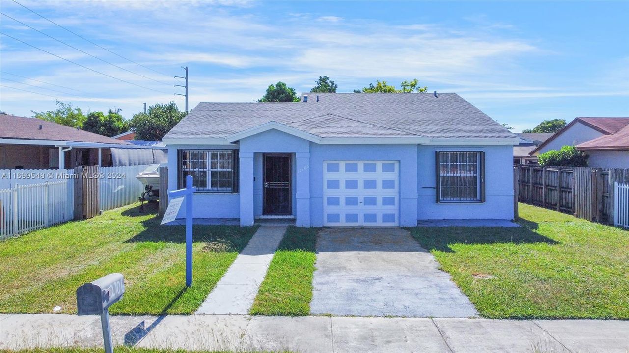 For Sale: $525,000 (3 beds, 2 baths, 1357 Square Feet)