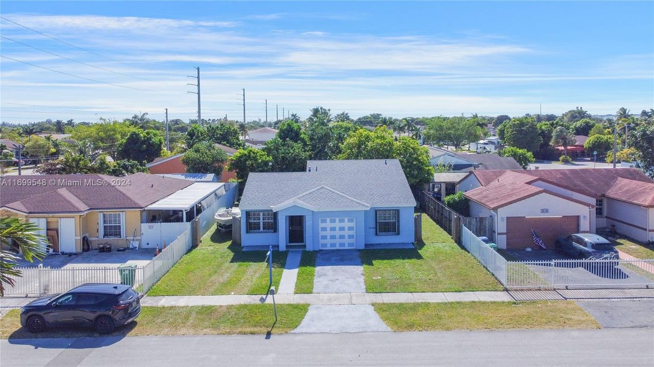 For Sale: $525,000 (3 beds, 2 baths, 1357 Square Feet)