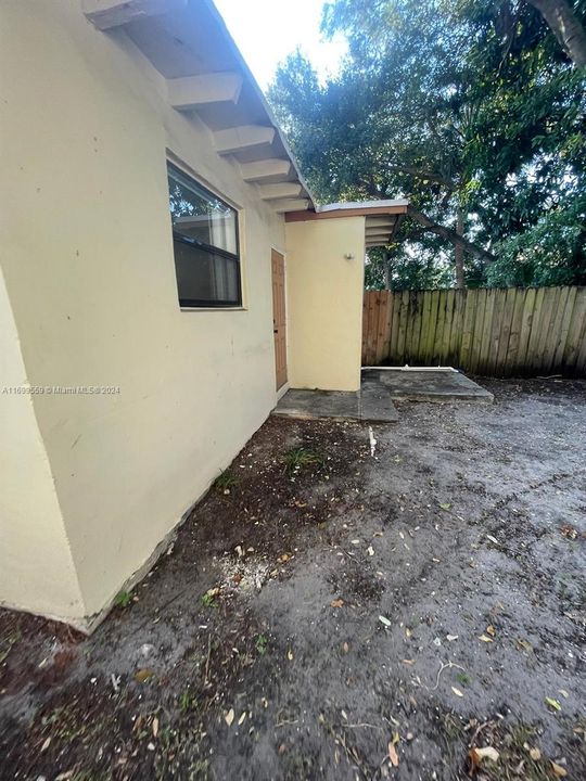 For Rent: $3,500 (4 beds, 2 baths, 2616 Square Feet)