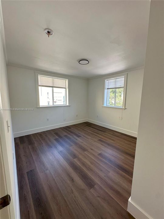 For Rent: $2,300 (2 beds, 1 baths, 680 Square Feet)